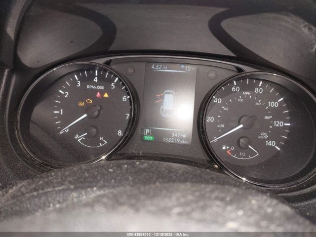 Nissan Rogue S Image 4