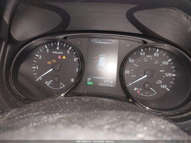 Nissan Rogue S Image 4