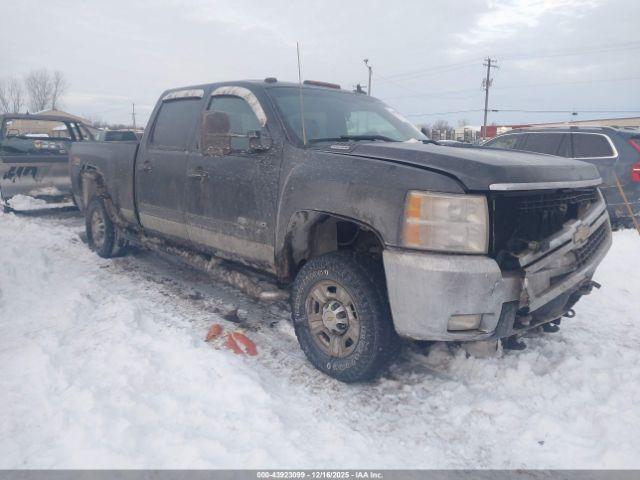  Salvage Chevrolet Silverado 2500