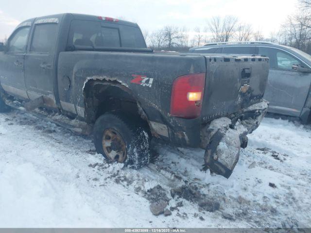 Chevrolet Silverado 2500 Ltz Image 5