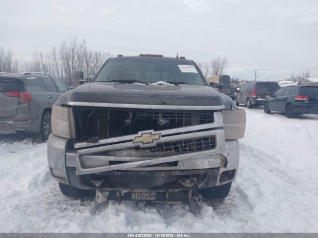 Chevrolet Silverado 2500 Ltz Image 9