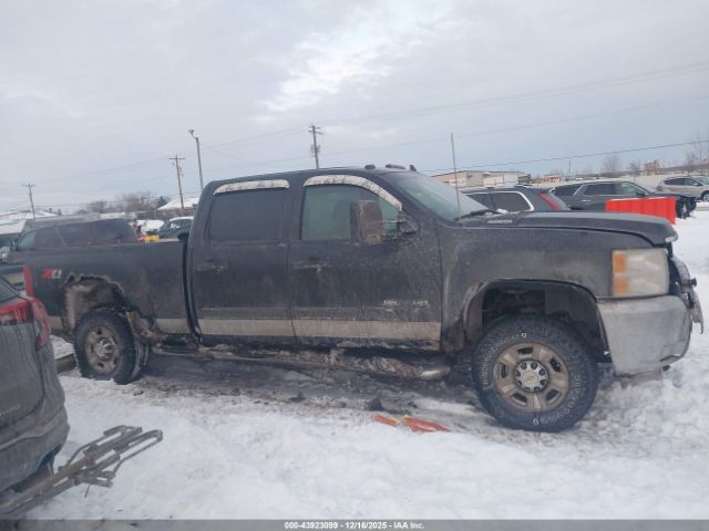 Chevrolet Silverado 2500 Ltz Image 12