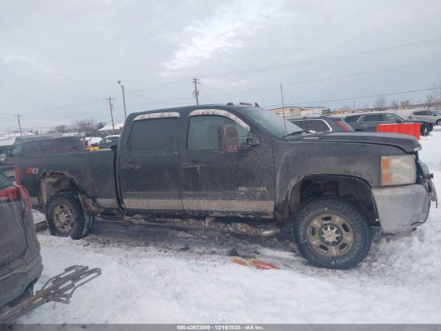 Chevrolet Silverado 2500 Ltz Image 12