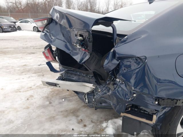 Subaru Legacy Premium Image 16