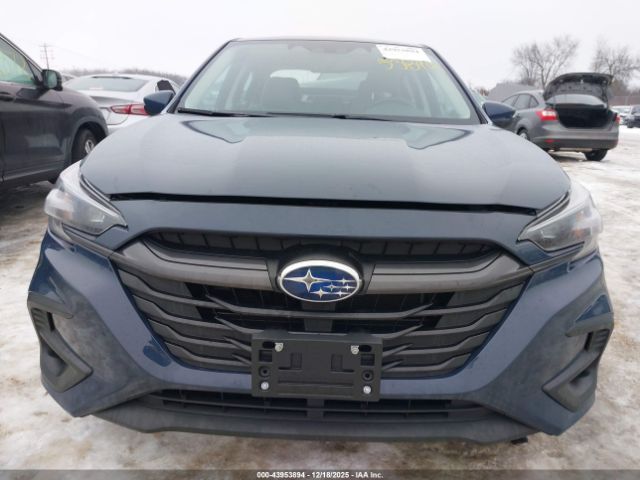 Subaru Legacy Premium Image 11