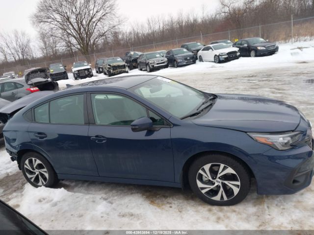 Subaru Legacy Premium Image 13