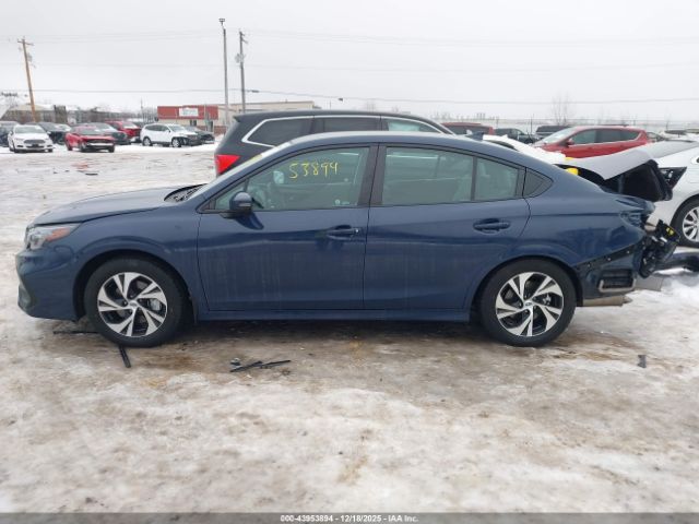 Subaru Legacy Premium Image 17