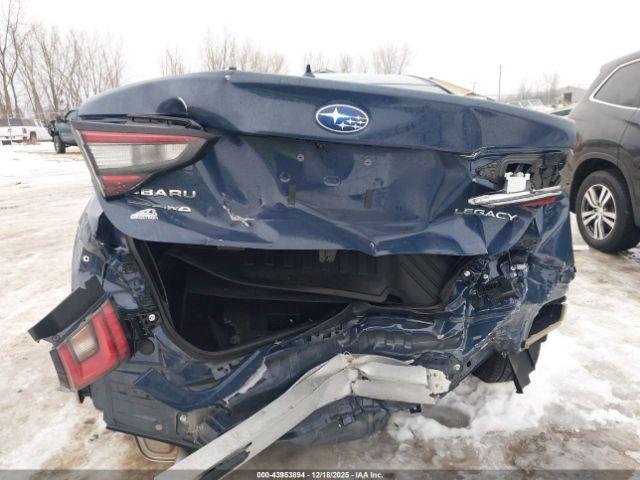 Subaru Legacy Premium Image 14