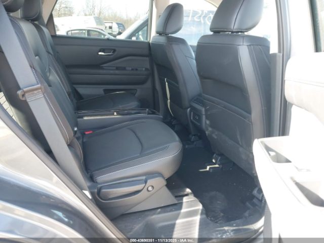 Nissan Pathfinder Sl 4wd Image 3