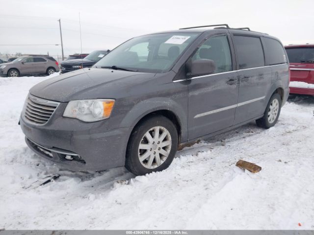 Chrysler Town & Country Touring Image 5