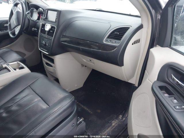 Chrysler Town & Country Touring Image 2