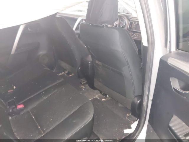 Toyota RAV4 Xle Image 17