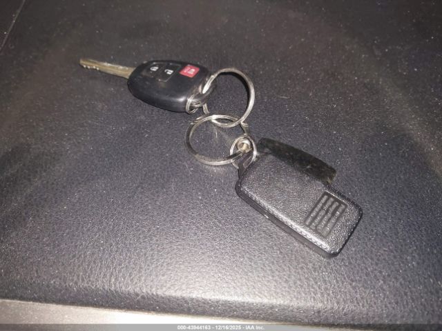 Toyota RAV4 Xle Image 8