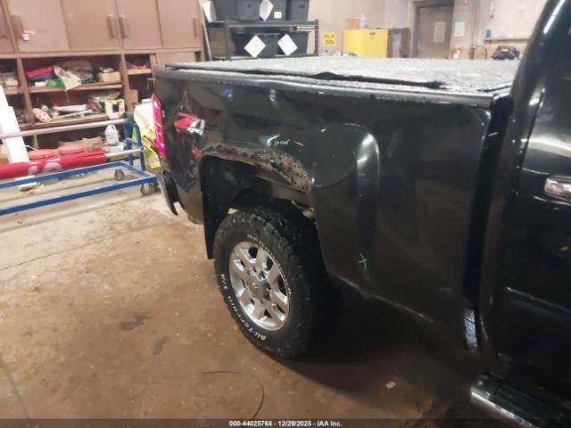 Chevrolet Silverado 2500 Ltz Image 5