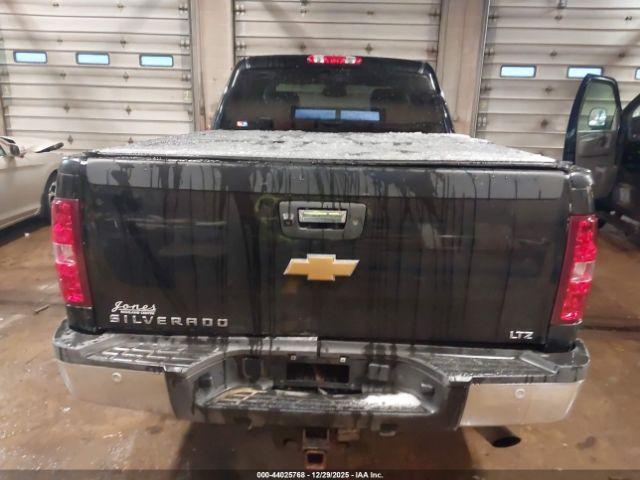 Chevrolet Silverado 2500 Ltz Image 12