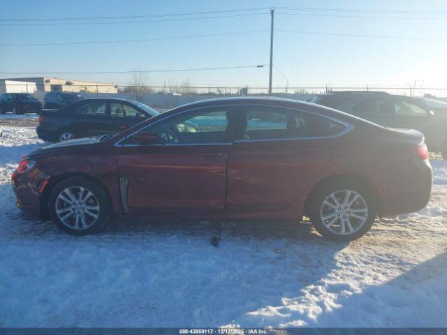 Chrysler 200 Touring Image 10