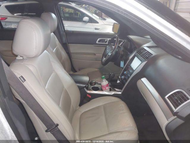 Ford Explorer Xlt Image 4