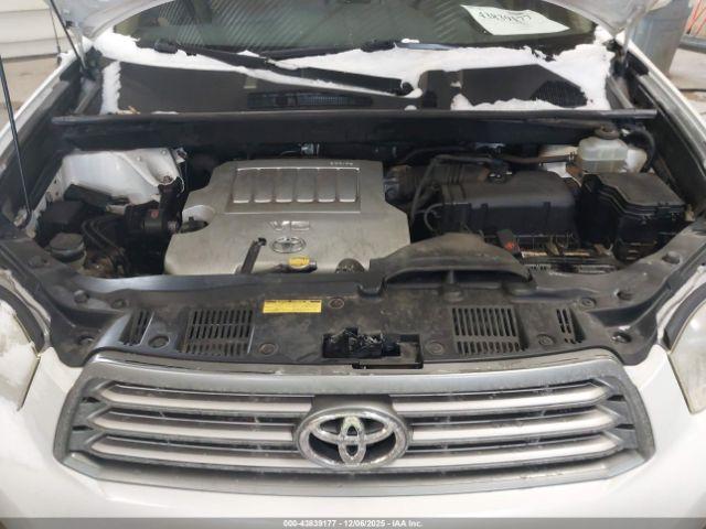 Toyota Highlander Image 2