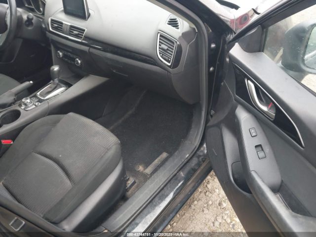 Mazda Mazda3 I Touring Image 13