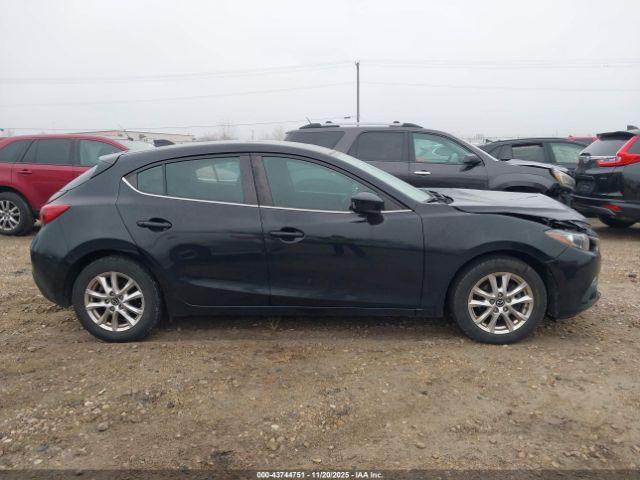 Mazda Mazda3 I Touring Image 11