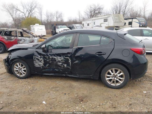 Mazda Mazda3 I Touring Image 16