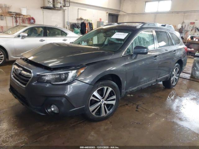 Subaru Outback 2.5i Limited Image 14