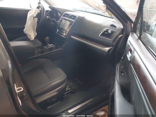 Subaru Outback 2.5i Limited Image 8