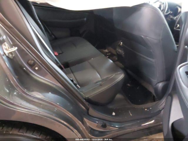 Subaru Outback 2.5i Limited Image 2