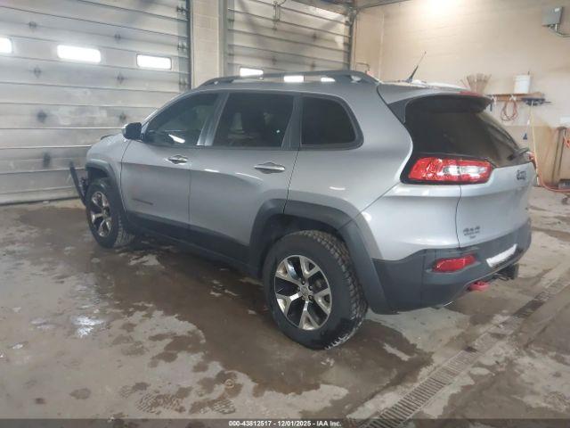 Jeep Cherokee Trailhawk Image 16
