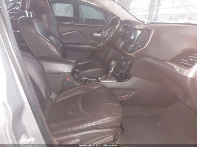 Jeep Cherokee Trailhawk Image 15