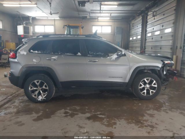 Jeep Cherokee Trailhawk Image 17