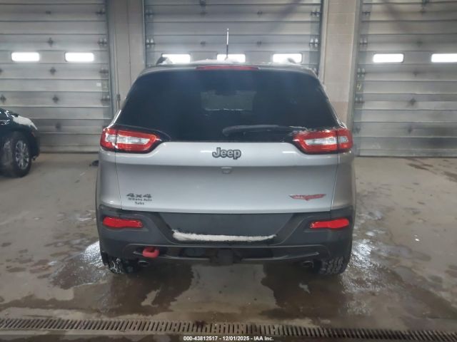 Jeep Cherokee Trailhawk Image 10