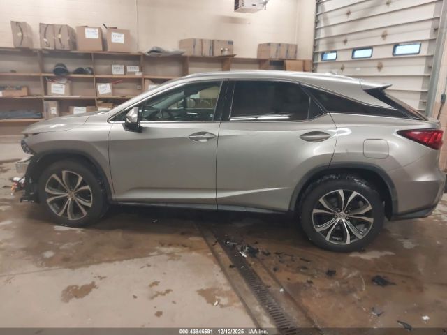 Lexus RX Image 17