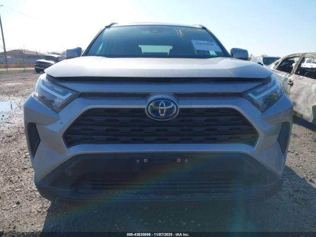 Toyota RAV4 Xle Image 10