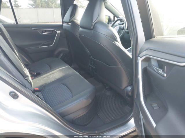 Toyota RAV4 Xse Image 3