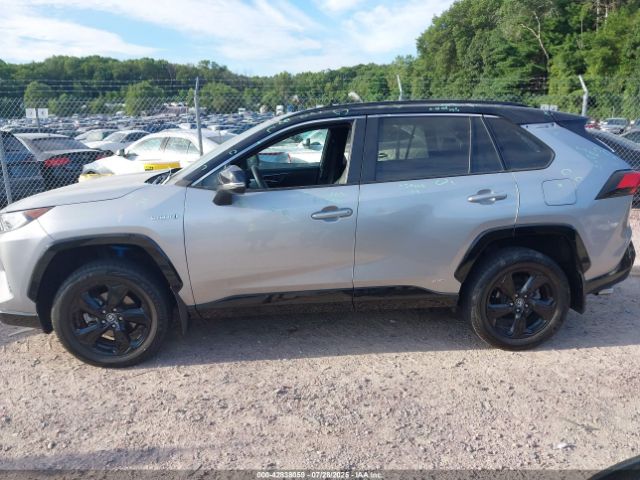 Toyota RAV4 Xse Image 18