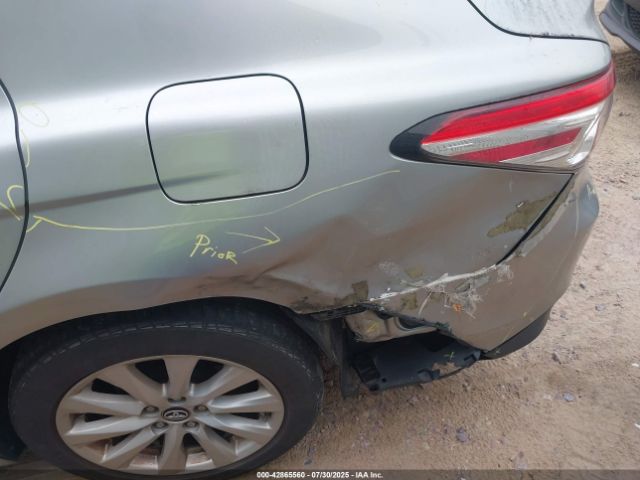 Toyota Camry Le Image 2