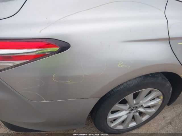 Toyota Camry Le Image 3