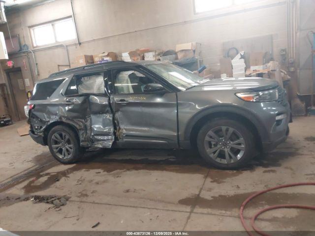 Ford Explorer Xlt Image 2