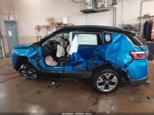 Jeep Compass Limited 4x4 Image 12