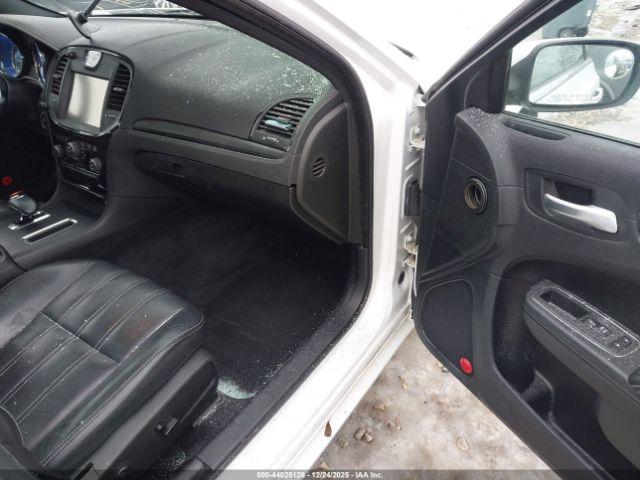 Chrysler 300 300s Image 4