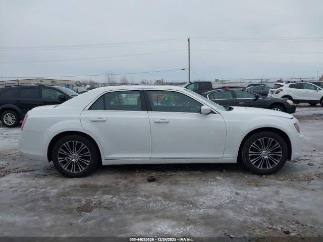 Chrysler 300 300s Image 13