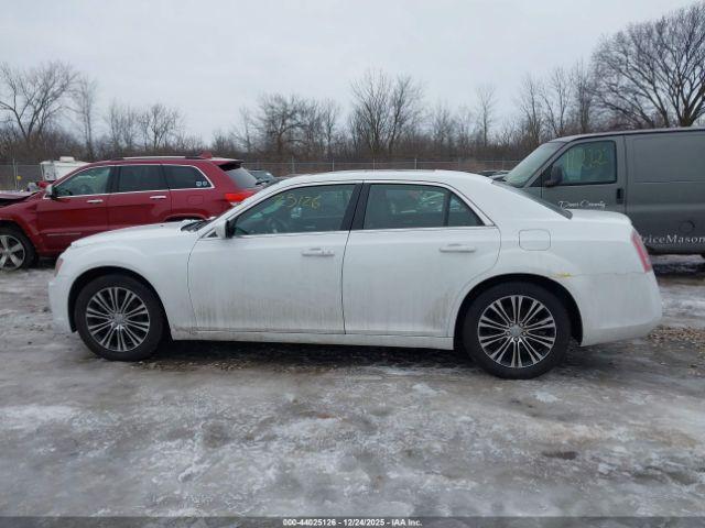 Chrysler 300 300s Image 10
