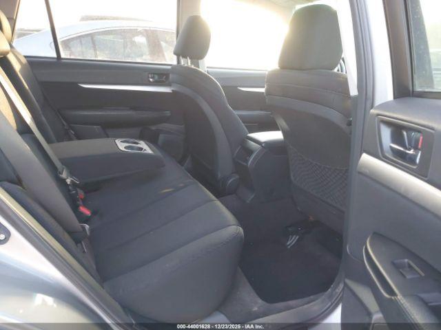Subaru Outback 2.5i Premium Image 16