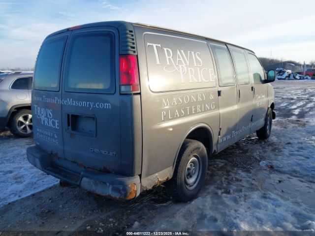 Chevrolet Chevy Van G2500 Image 3