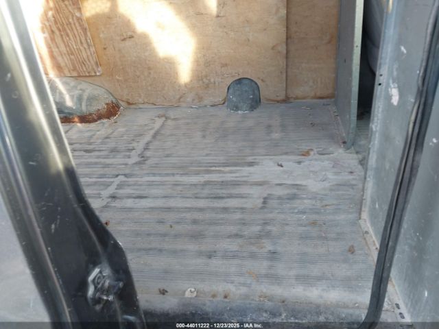 Chevrolet Chevy Van G2500 Image 11