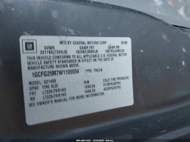 Chevrolet Chevy Van G2500 Image 2