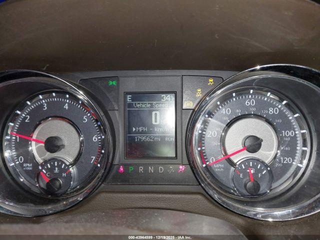 Chrysler Town & Country Touring Image 2