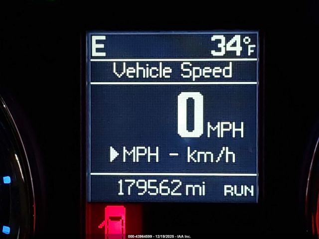 Chrysler Town & Country Touring Image 12