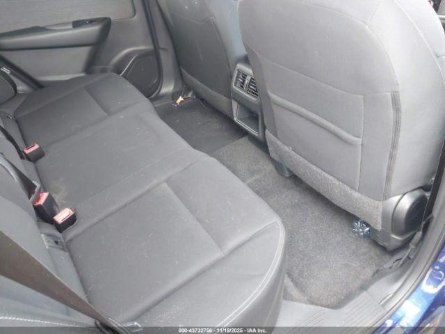 Nissan Rogue S Intelligent Awd Image 6